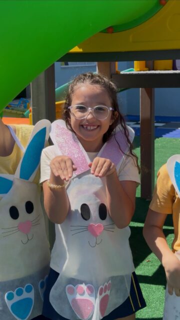 No Colégio Atlântico, a magia da Páscoa ganhou vida em uma manhã cheia de descobertas e alegria! 🐰✨

Nossos alunos participaram de uma divertida caça aos ovos, explorando cada cantinho com entusiasmo e espírito de equipe. Também utilizaram fantoches durante as atividades, tornando os momentos ainda mais lúdicos e encantadores, além de soltarem a imaginação na decoração de ovos, transformando cores e ideias em verdadeiras obras de arte.

Mais do que diversão, a Páscoa nos convida a refletir sobre renovação, partilha e amor ao próximo — valores que estiveram presentes em cada sorriso e em cada atividade realizada.

Foi um momento especial de aprendizado, criatividade e celebração! 💛🥚🌷
